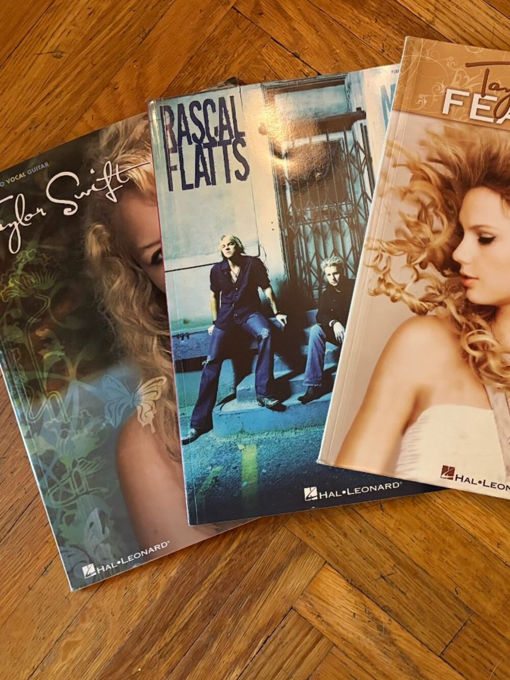 Lot of 4 pop PIANO VOCAL books, lightly used!